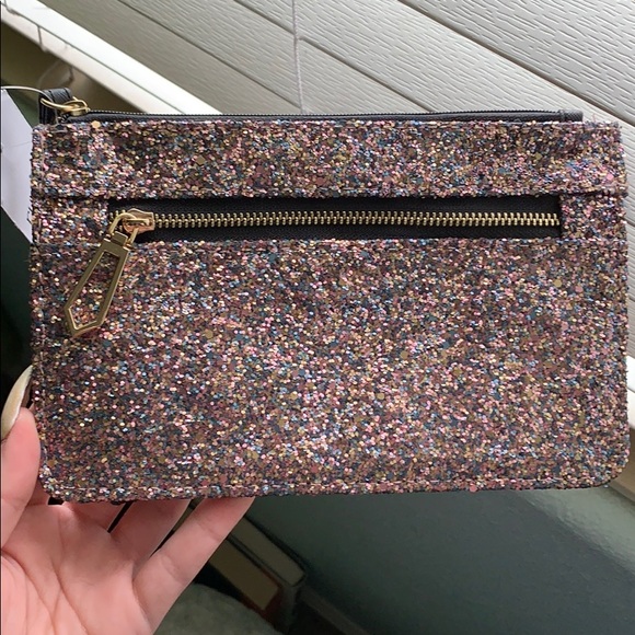 ✅ LAST ONE - CLEARANCE Glitter Wristlet - Picture 2 of 2